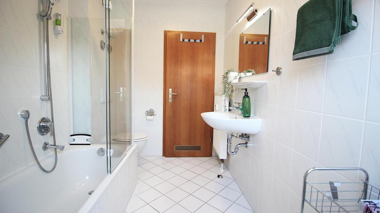 Homie Stay Zell - Apartment Mit Privatparkplatz Zell am Main Exteriér fotografie